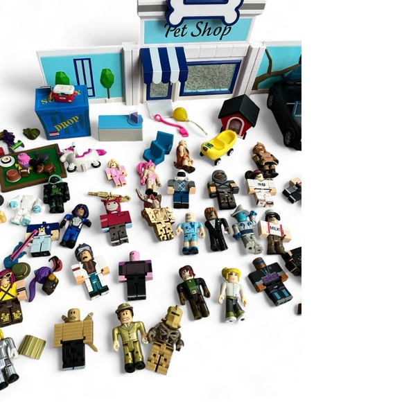 Roblox Pet Shop Toy Lot Action Figures - Picture 2 of 4